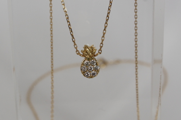ネックレス　ペンダント　パイナップル　Ｋ18　18金　ゴールド　ダイヤモンド